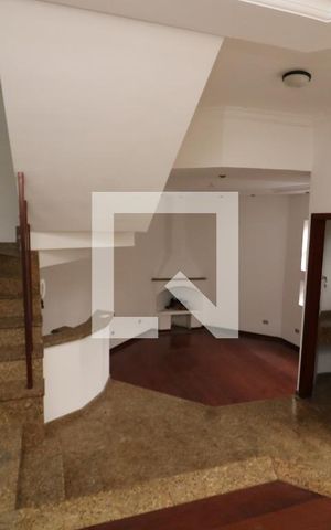 Casa para alugar com 350m², 3 quartos e 5 vagasSala