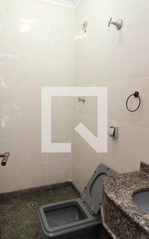 Casa para alugar com 350m², 3 quartos e 5 vagasBanheiro de serviço