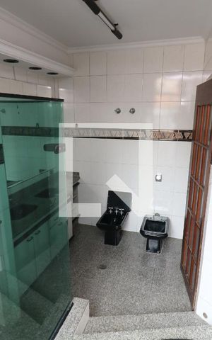 Casa para alugar com 350m², 3 quartos e 5 vagasBanheiro da Suíte