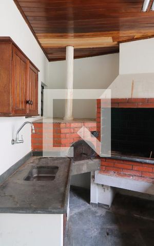 Casa para alugar com 350m², 3 quartos e 5 vagasChurrasqueira