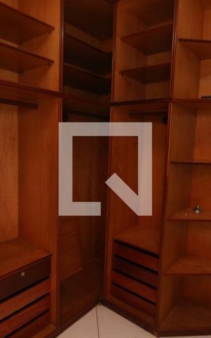 Casa para alugar com 350m², 3 quartos e 5 vagasCloset da suíte