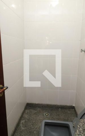 Casa para alugar com 350m², 3 quartos e 5 vagasBanheiro de serviço