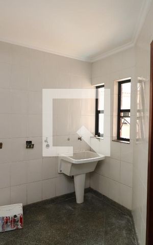 Casa para alugar com 350m², 3 quartos e 5 vagasÁrea de Serviço