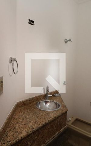 Casa para alugar com 350m², 3 quartos e 5 vagasLavabo