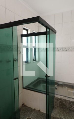 Casa para alugar com 350m², 3 quartos e 5 vagasBanheiro