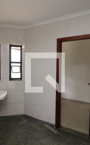 Casa para alugar com 350m², 3 quartos e 5 vagasÁrea de Serviço