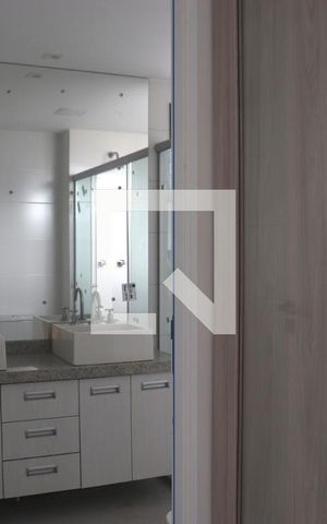 Apartamento à venda com 146m², 3 quartos e 2 vagas Apartamento à venda com 146m², 3 quartos e 2 vagasBanheiro da Suíte 2