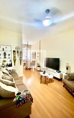 Apartamento à venda com 76m², 2 quartos e 1 vaga Apartamento à venda com 76m², 2 quartos e 1 vagaSala