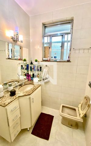 Apartamento à venda com 76m², 2 quartos e 1 vaga Apartamento à venda com 76m², 2 quartos e 1 vagaBanheiro