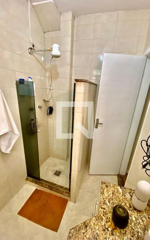Apartamento à venda com 76m², 2 quartos e 1 vaga Apartamento à venda com 76m², 2 quartos e 1 vagaBanheiro