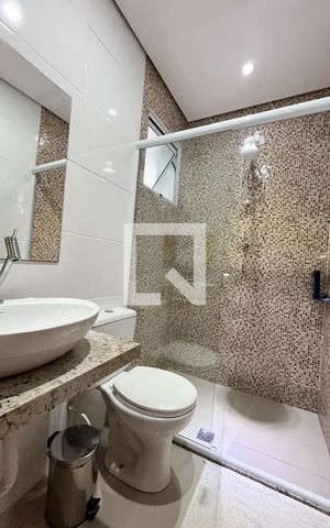 Apartamento à venda com 85m², 3 quartos e sem vaga Apartamento à venda com 85m², 3 quartos e sem vagaBanheiro Corredor