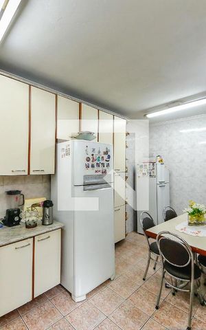 Casa à venda com 139m², 3 quartos e 2 vagas Casa à venda com 139m², 3 quartos e 2 vagasCozinha