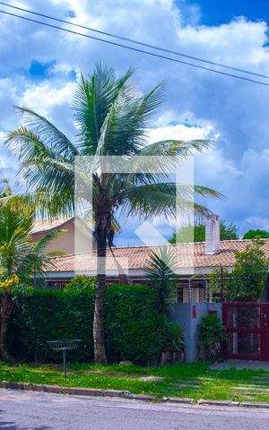 Casa à venda com 615m², 5 quartos e 4 vagas Casa à venda com 615m², 5 quartos e 4 vagasFachada