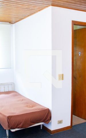 Casa à venda com 615m², 5 quartos e 4 vagas Casa à venda com 615m², 5 quartos e 4 vagasQuarto de hóspede