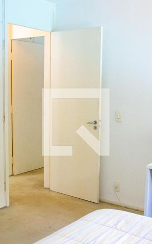 Casa à venda com 615m², 5 quartos e 4 vagas Casa à venda com 615m², 5 quartos e 4 vagasQuarto 2