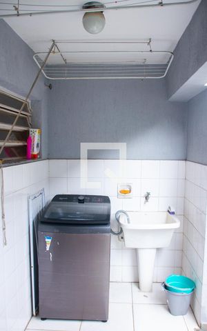 Casa à venda com 615m², 5 quartos e 4 vagas Casa à venda com 615m², 5 quartos e 4 vagasÁrea de Serviço