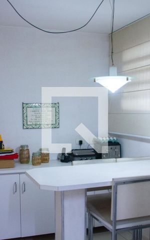 Casa à venda com 615m², 5 quartos e 4 vagas Casa à venda com 615m², 5 quartos e 4 vagasCozinha