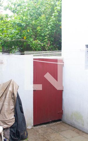 Casa à venda com 615m², 5 quartos e 4 vagas Casa à venda com 615m², 5 quartos e 4 vagasÁrea de Serviço