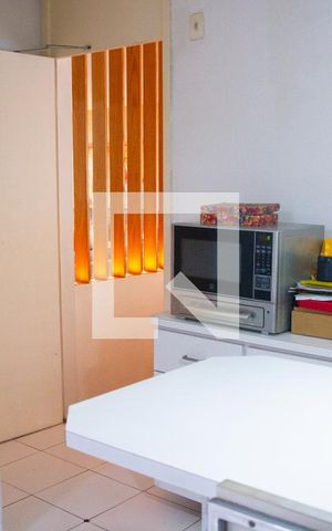 Casa à venda com 615m², 5 quartos e 4 vagas Casa à venda com 615m², 5 quartos e 4 vagasCozinha