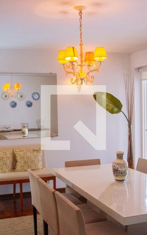 Casa à venda com 615m², 5 quartos e 4 vagas Casa à venda com 615m², 5 quartos e 4 vagasSala de Jantar