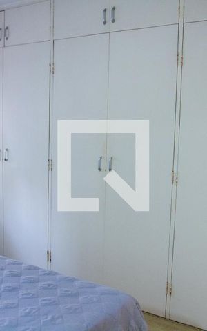 Casa à venda com 615m², 5 quartos e 4 vagas Casa à venda com 615m², 5 quartos e 4 vagasSuíte