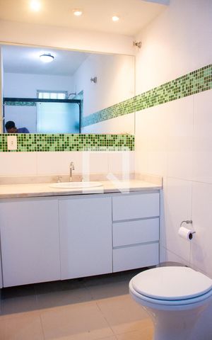 Casa à venda com 615m², 5 quartos e 4 vagas Casa à venda com 615m², 5 quartos e 4 vagasBanheiro da Suíte