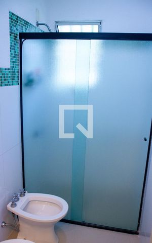 Casa à venda com 615m², 5 quartos e 4 vagas Casa à venda com 615m², 5 quartos e 4 vagasBanheiro da Suíte