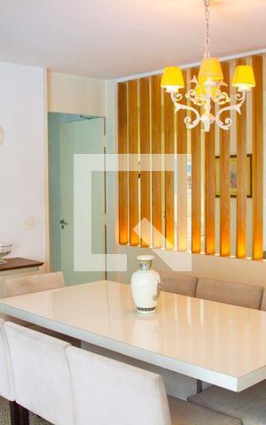 Casa à venda com 615m², 5 quartos e 4 vagas Casa à venda com 615m², 5 quartos e 4 vagasSala de Jantar