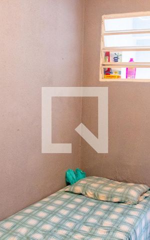 Casa à venda com 615m², 5 quartos e 4 vagas Casa à venda com 615m², 5 quartos e 4 vagasQuarto de Serviço