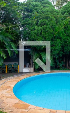 Casa à venda com 615m², 5 quartos e 4 vagas Casa à venda com 615m², 5 quartos e 4 vagasPiscina