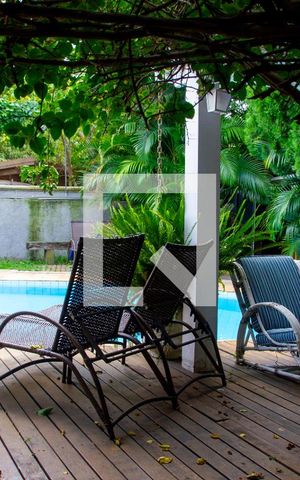 Casa à venda com 615m², 5 quartos e 4 vagas Casa à venda com 615m², 5 quartos e 4 vagasÁrea da Piscina