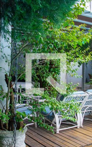 Casa à venda com 615m², 5 quartos e 4 vagas Casa à venda com 615m², 5 quartos e 4 vagasÁrea da Piscina