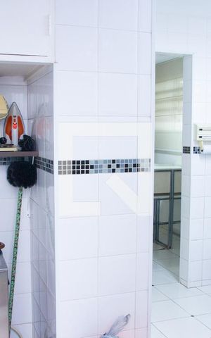 Casa à venda com 615m², 5 quartos e 4 vagas Casa à venda com 615m², 5 quartos e 4 vagasCozinha