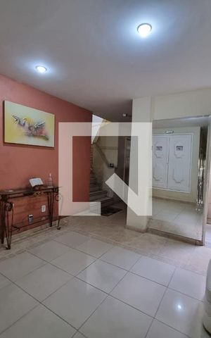 Apartamento à venda com 110m², 2 quartos e sem vaga Apartamento à venda com 110m², 2 quartos e sem vagaHall