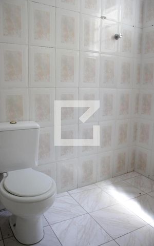 Casa para alugar com 40m², 1 quarto e sem vaga Casa para alugar com 40m², 1 quarto e sem vagaBanheiro