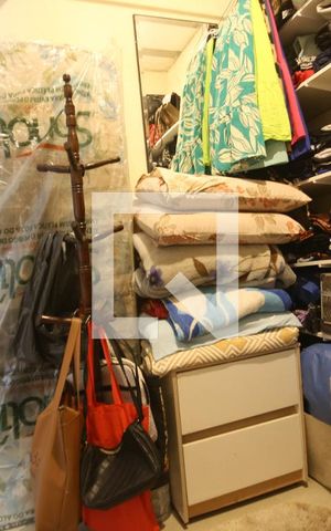 Casa à venda com 609m², 5 quartos e 4 vagasCloset da suíte
