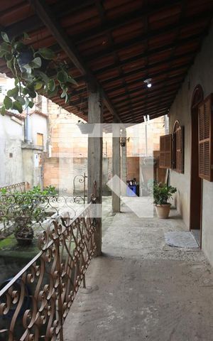 Casa à venda com 609m², 5 quartos e 4 vagasCorredor externo
