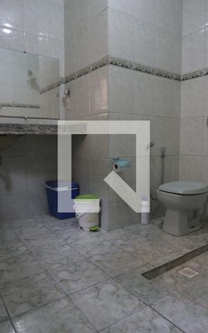Casa à venda com 609m², 5 quartos e 4 vagasBanheiro da Suíte