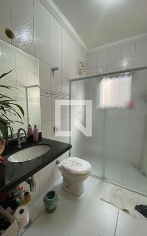 Casa à venda com 200m², 4 quartos e 2 vagas