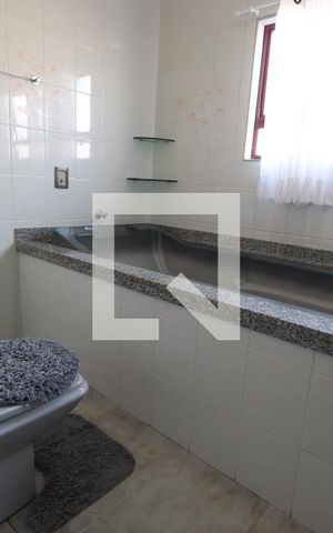 Casa à venda com 280m², 3 quartos e 5 vagasBanheiro da Suíte
