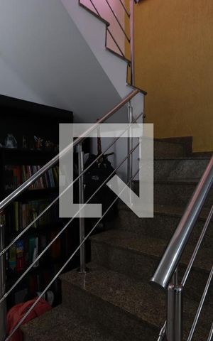 Casa à venda com 280m², 3 quartos e 5 vagasEscadas