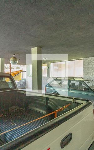 Casa à venda com 1000m², 4 quartos e 6 vagas Casa à venda com 1000m², 4 quartos e 6 vagasSalão de Festas