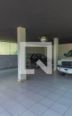 Casa à venda com 1000m², 4 quartos e 6 vagas Casa à venda com 1000m², 4 quartos e 6 vagasSalão de Festas