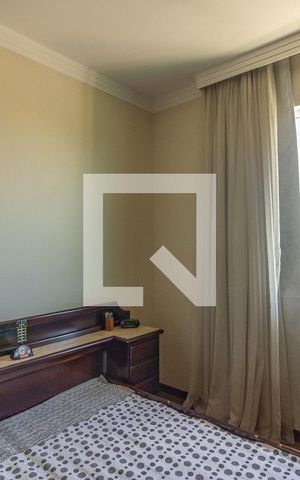 Casa à venda com 1000m², 4 quartos e 6 vagas Casa à venda com 1000m², 4 quartos e 6 vagasQuarto 1
