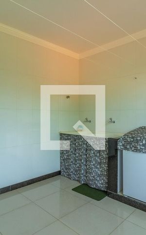 Casa à venda com 1000m², 4 quartos e 6 vagas Casa à venda com 1000m², 4 quartos e 6 vagasArea de Serviço