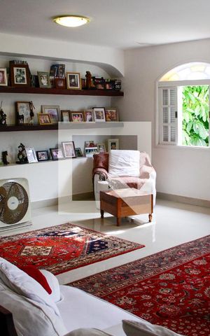 Casa de condomínio à venda com 3590m², 4 quartos e 6 vagas Casa de condomínio à venda com 3590m², 4 quartos e 6 vagasSala 2