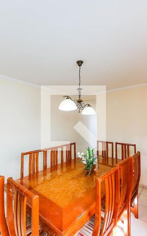 Casa à venda com 287m², 6 quartos e 3 vagas Casa à venda com 287m², 6 quartos e 3 vagasSala de Jantar