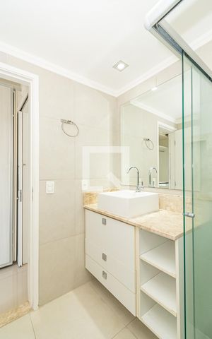 Apartamento para alugar com 72m², 2 quartos e 2 vagas Apartamento para alugar com 72m², 2 quartos e 2 vagasBanheiro da Suíte