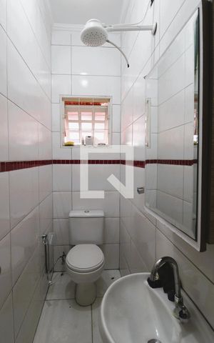 Casa à venda com 120m², 4 quartos e 2 vagasBanheiro 2