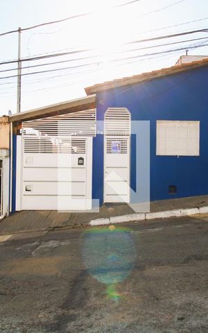 Casa à venda com 120m², 4 quartos e 2 vagasFachada com plaquinha